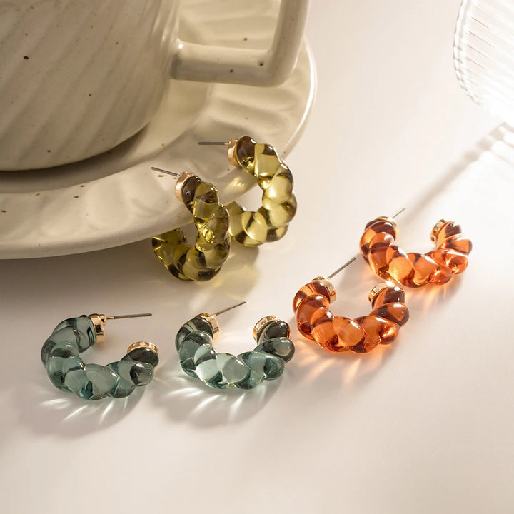 Chic Resin Twist Hoop Earrings - Stylish C-Shaped Earrings