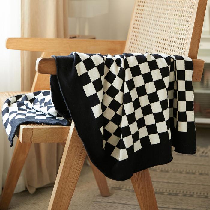 Cozy Checkerboard Plaid Cotton Knitted Blanket for Home Décor