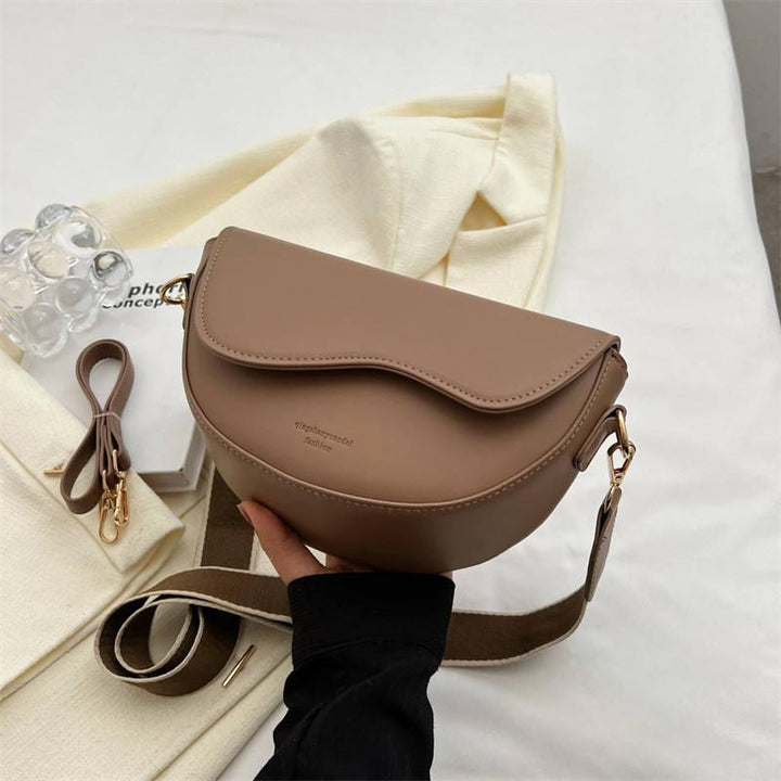2024 Trendy Pillow Shoulder Bag for Women: Crossbody & Messenger Style