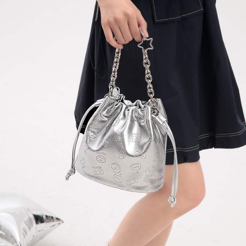 Cartoon Embossed Bucket Bag