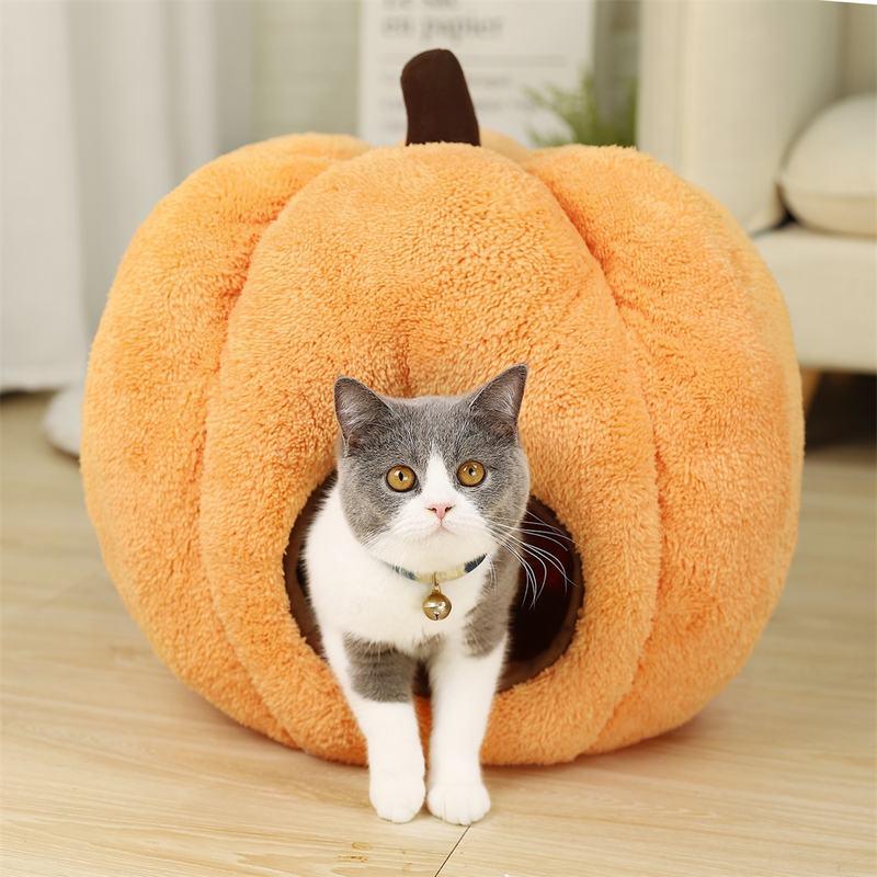 Pumpkin-Shaped Winter Dog Bed