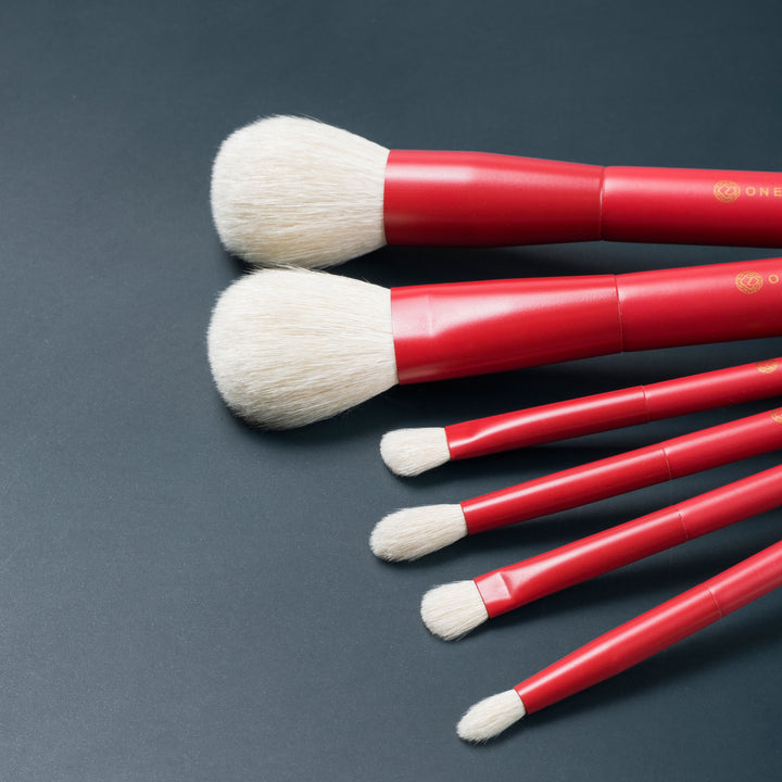 7-Piece Red Makeup Brush Set for Powder, Eye Shadow, and Blush