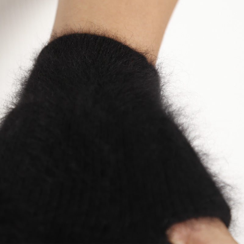 Mink Mittens Are Cute For Girls In Winter